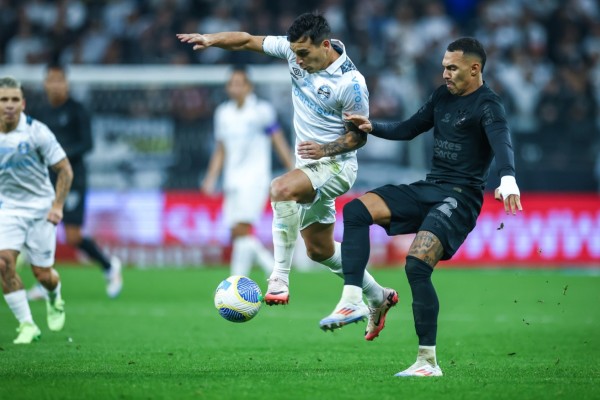 A vaga para as quartas de final será decidida no jogo de volta, na próxima semana, no Estádio Couto Pereira, em Curitiba.