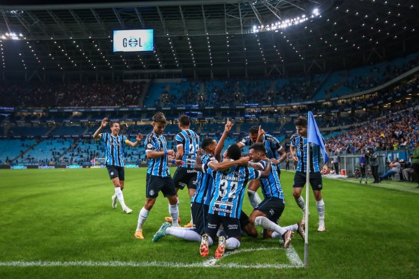 Os gols da vitória gremista foram marcados por Ferreira, Nathan Fernandes e André Henrique. Everton Cebolinha, fez valer a lei do ex, e Luiz Araújo marcaram para os visitnates.