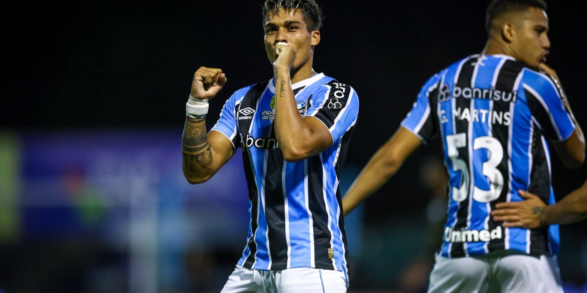 O Tricolor dominou as ações e construiu a vitória com dois gols de Arezo e um de André Henrique. O Tricolor dominou as ações e construiu a vitória com dois gols de Arezo e um de André Henrique.