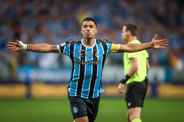 Mais de 50 mil torcedores estiveram presentes no jogo deste domingo (3).