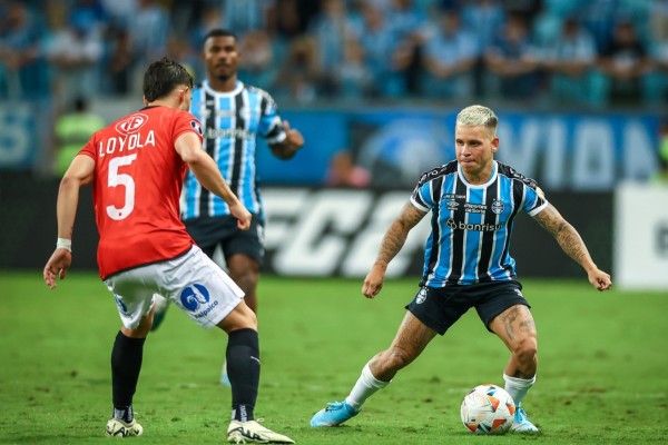 Com o resultado de 2 a 0 para os chilenos, o Tricolor Gaúcho é a única equipe que não pontuou no Grupo C.