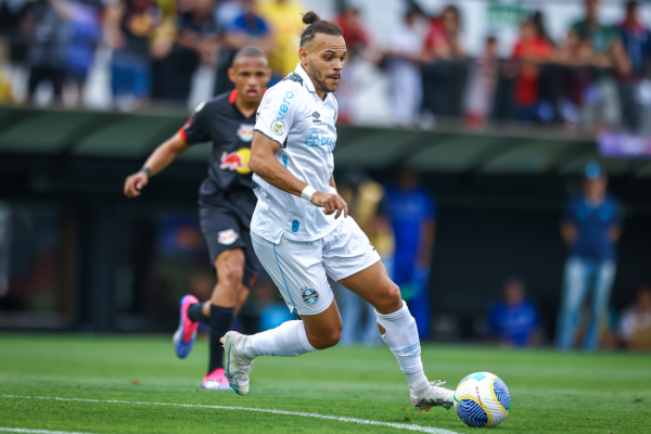 Monsalve e Jemerson marcaram os gols gremistas, enquanto Sasha e Vinicinho igualaram para a equipe paulista.