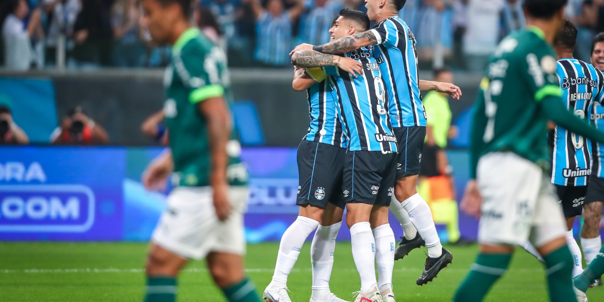 O lateral-direito João Pedro marcou o gol da vitória gremista. O lateral-direito João Pedro marcou o gol da vitória gremista.