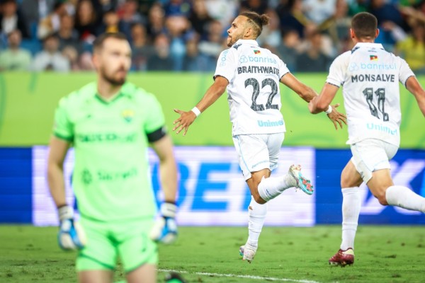 O Tricolor aplicou 3 a 1 em jogo fora de casa, na Arena Pantanal, e vai mandar a partida de ida das oitavas da competição continental no Couto Pereira, em Curitiba.