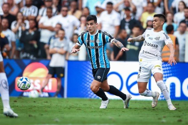 Franco Cristaldo marcou o gol gremista na etapa complementar, mas Marcos Leonardo e Júlio Furch assinalaram para os donos da casa.