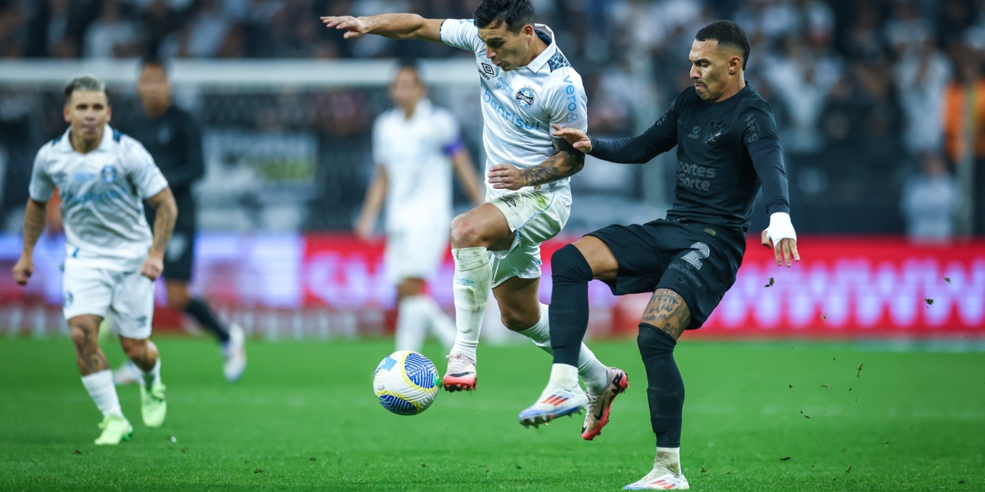 A vaga para as quartas de final será decidida no jogo de volta, na próxima semana, no Estádio Couto Pereira, em Curitiba. A vaga para as quartas de final será decidida no jogo de volta, na próxima semana, no Estádio Couto Pereira, em Curitiba.
