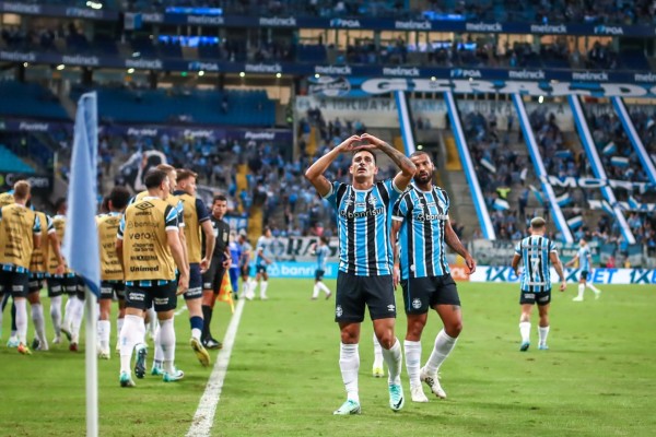 Cristaldo e Soteldo marcaram os gols da vitória nesta quarta-feira (17).