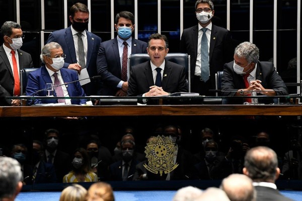 O novo presidente também anunciou que irá priorizar as reformas tributária e administrativa, além de proposições "imprescindíveis" para o desenvolvimento econômico