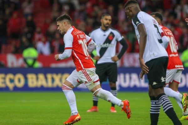 Bustos descontou para o Colorado após Adson e Lyncon marcarem os gols da equipe visitante.