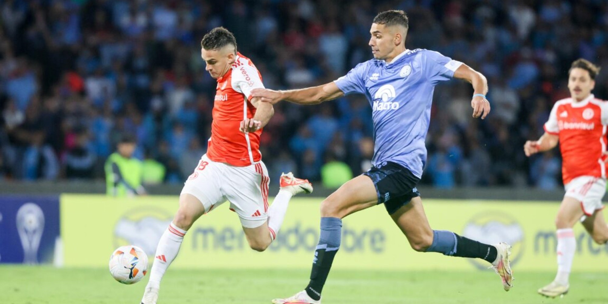 O Colorado contou com as estreias de Borré, Thiago Maia e Fernando na noite desta terça-feira (2). O Colorado contou com as estreias de Borré, Thiago Maia e Fernando na noite desta terça-feira (2).