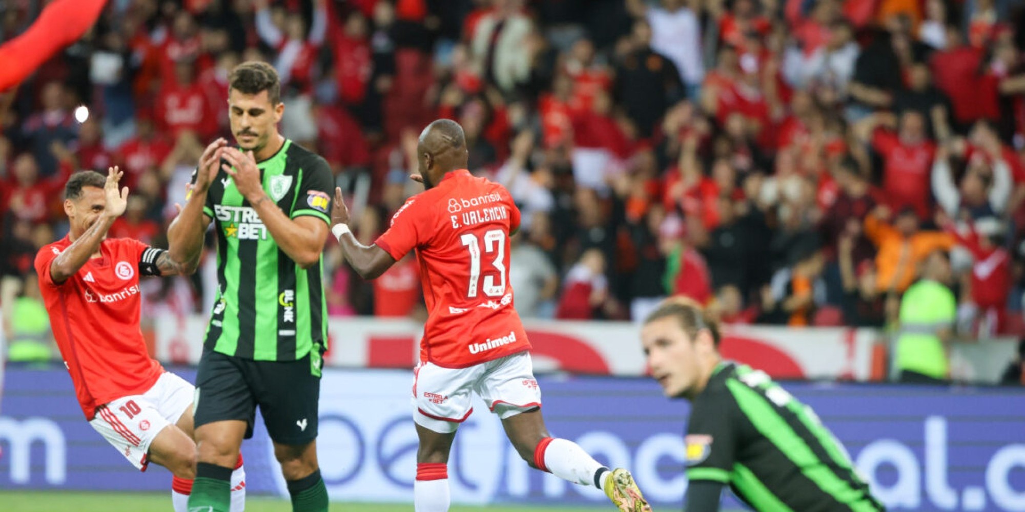 Enner Valencia fez o gol colorado e Marlon marcou para os visitantes. Enner Valencia fez o gol colorado e Marlon marcou para os visitantes.