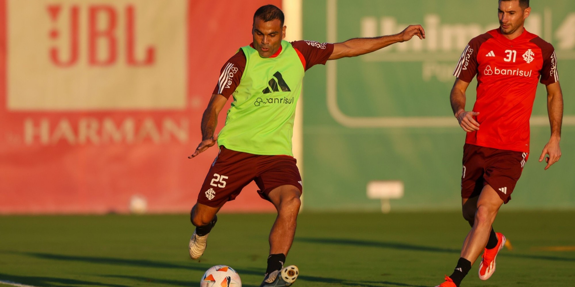 A tendência é de uma escalação alternativa, sem a maioria dos jogadores titulares, visando a estreia pelo Campeonato Brasileiro, no próximo sábado (13), às 18h30min, contra o Bahia, também em Porto Alegre. A tendência é de uma escalação alternativa, sem a maioria dos jogadores titulares, visando a estreia pelo Campeonato Brasileiro, no próximo sábado (13), às 18h30min, contra o Bahia, também em Porto Alegre.
