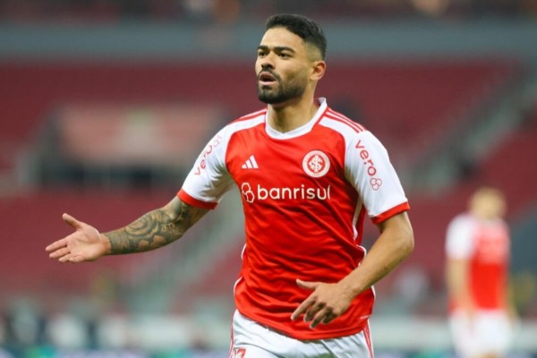 Bruno Tabata estreou bem e fez o gol da vitória colorada; Thiago Maia também marcou pela primeira vez.