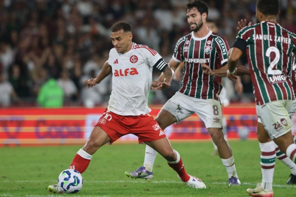 O Colorado empatou em 1 a 1 e não reverteu a desvantagem do jogo de ida. Após falha do volante Ronaldo, o gol de Alan Patrick não foi suficiente para evitar nova eliminação diante do Fluminense. Pressionado, Roger Machado assumiu a responsabilidade.