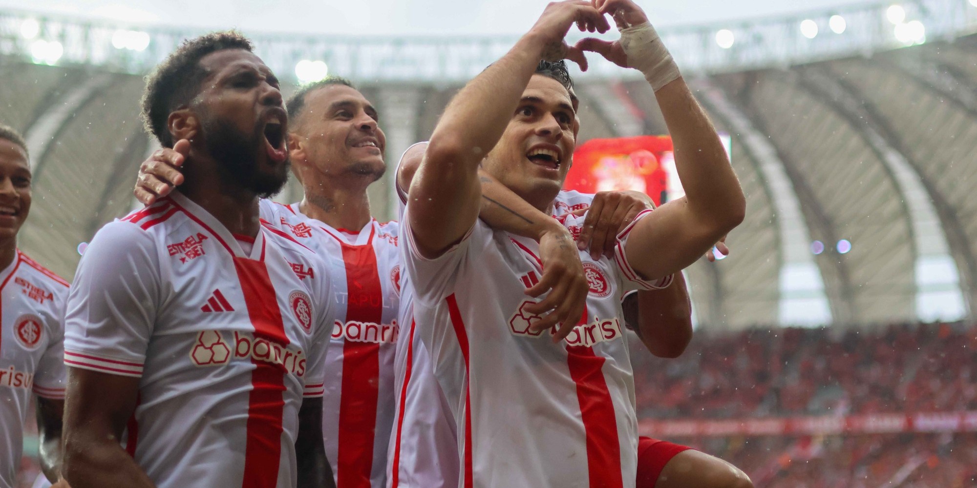 Com mais de 20 mil pessoas na estreia do Beira-Rio na temporada, Borré fez os dois gols colorados. Com mais de 20 mil pessoas na estreia do Beira-Rio na temporada, Borré fez os dois gols colorados.