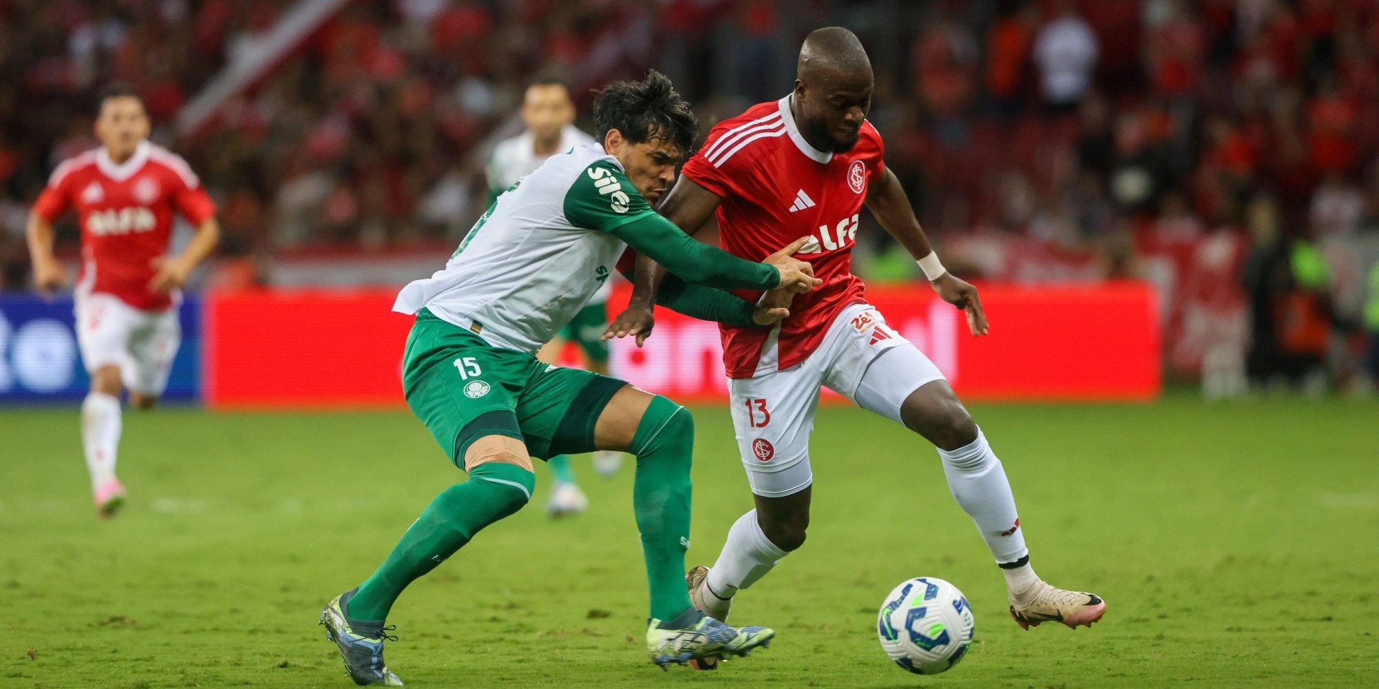 Facundo Torres marcou o único gol do jogo na noite desta quarta-feira (16), pela quarta rodada do Brasileirão. O Colorado voltará a campo no sábado (19), às 21h, na Arena, para o clássico Gre-Nal. Facundo Torres marcou o único gol do jogo na noite desta quarta-feira (16), pela quarta rodada do Brasileirão. O Colorado voltará a campo no sábado (19), às 21h, na Arena, para o clássico Gre-Nal.