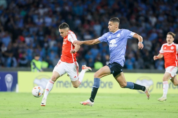 O Colorado contou com as estreias de Borré, Thiago Maia e Fernando na noite desta terça-feira (2).