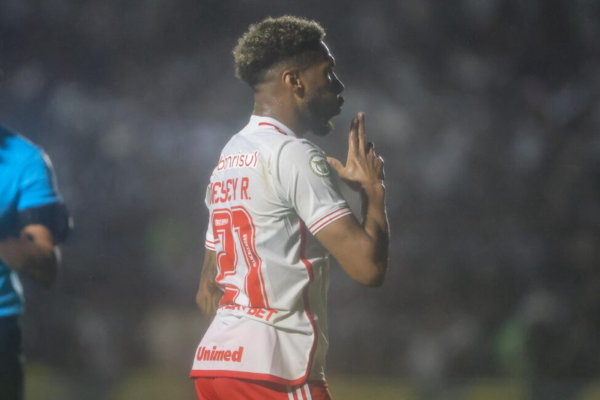 O gol da vitória colorada foi marcado por Wesley no segundo tempo.