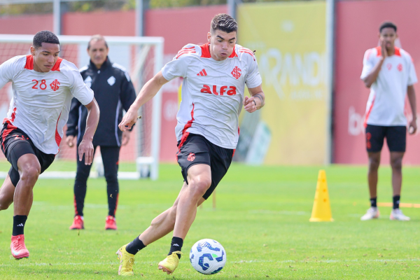 Colorado soma terceiro jogo sem vitória, mas aposta em reforços e no apoio da torcida para reagir no Brasileirão.