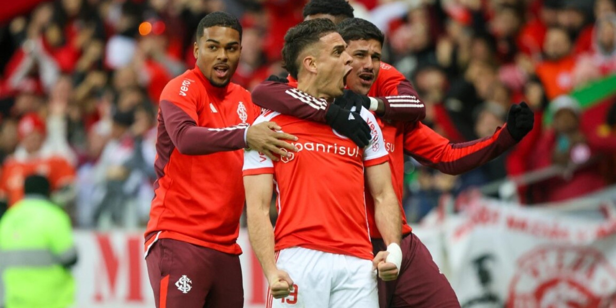 O colombiano Borré marcou o gol da vitória colorada no segundo tempo. O colombiano Borré marcou o gol da vitória colorada no segundo tempo.