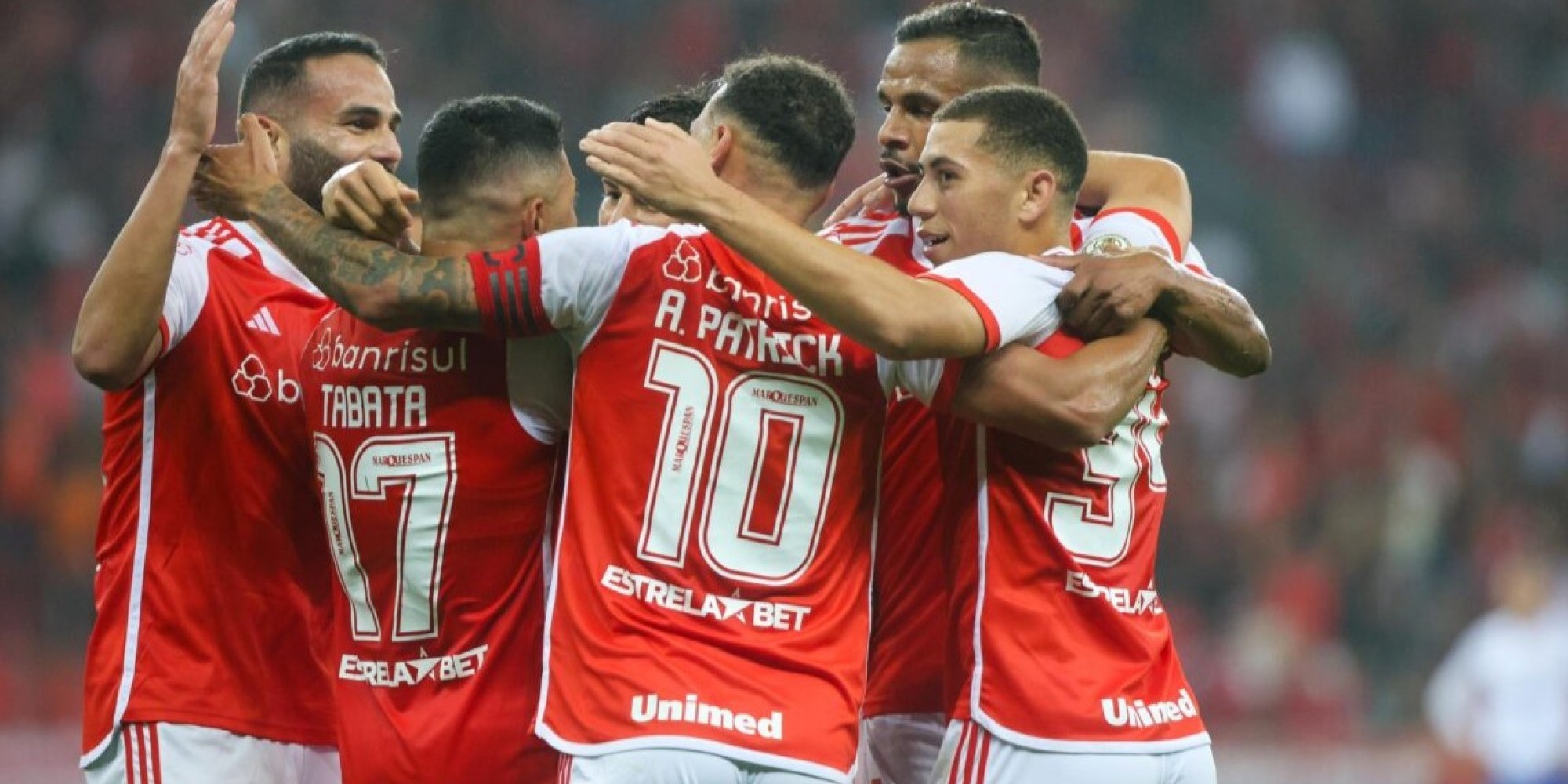 Alan Patrick, no primeiro tempo, e Gustavo Prado, na reta final do confronto, marcaram os gols da vitória colorada. Alan Patrick, no primeiro tempo, e Gustavo Prado, na reta final do confronto, marcaram os gols da vitória colorada.