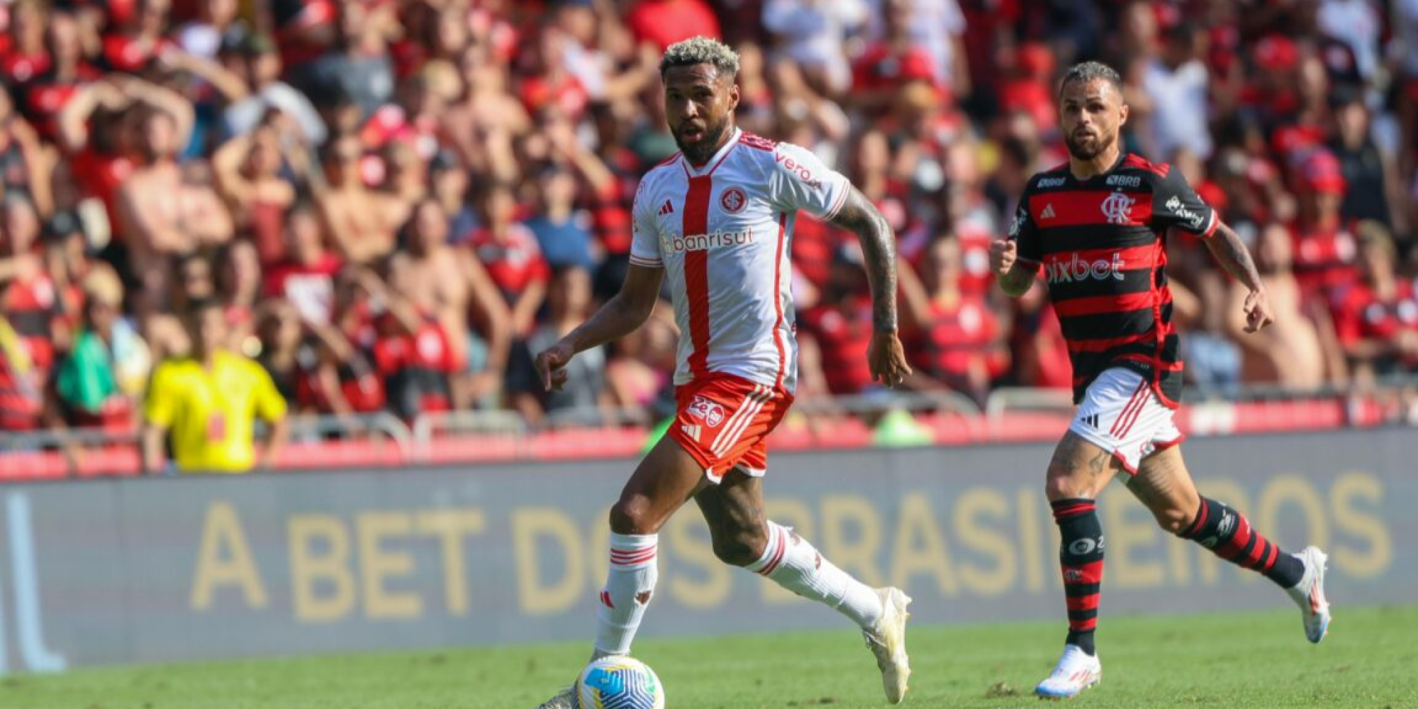 Irreconhecível no primeiro tempo, o Colorado sofreu três gols de Léo Ortiz e Michael (duas vezes). Na etapa complementar, Wesley e Valencia diminuíram o placar. Irreconhecível no primeiro tempo, o Colorado sofreu três gols de Léo Ortiz e Michael (duas vezes). Na etapa complementar, Wesley e Valencia diminuíram o placar.
