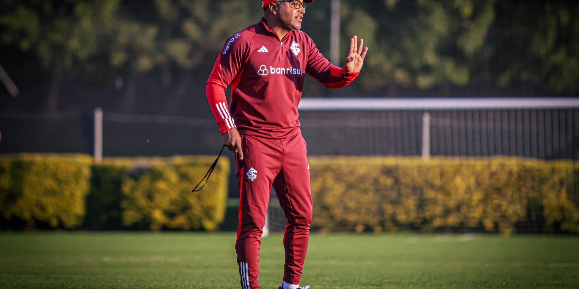 Será a estreia do técnico Roger Machado no estádio colorado. Será a estreia do técnico Roger Machado no estádio colorado.