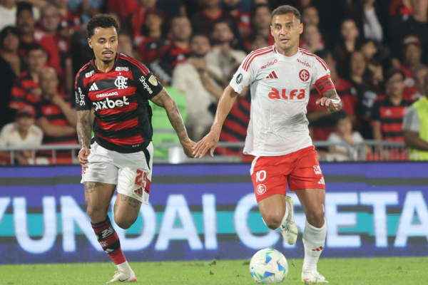 O Colorado sofreu pressão no primeiro tempo, melhorou após o intervalo, mas não evitou a derrota no Maracanã e precisará vencer por dois gols no Beira-Rio para avançar às quartas de final.