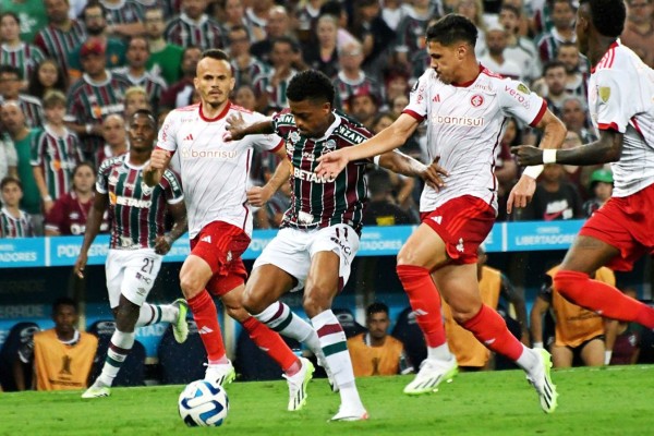 Mesmo com um a menos, Tricolor Carioca arrancou empate no fim da partida.