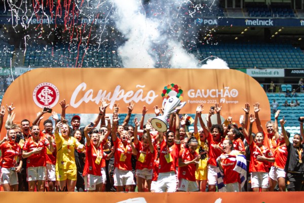 Priscila abriu o placar para o Colorado no primeiro tempo e Pati marcou para o Tricolor na etapa complementar.