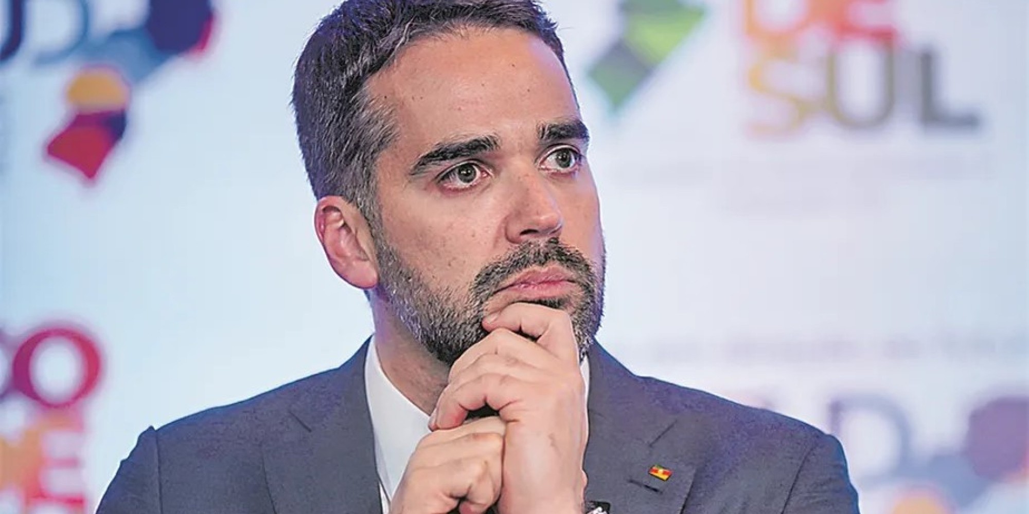 Justiça determina que publicação de Jean Wyllys contra o governador Eduardo Leite seja removida