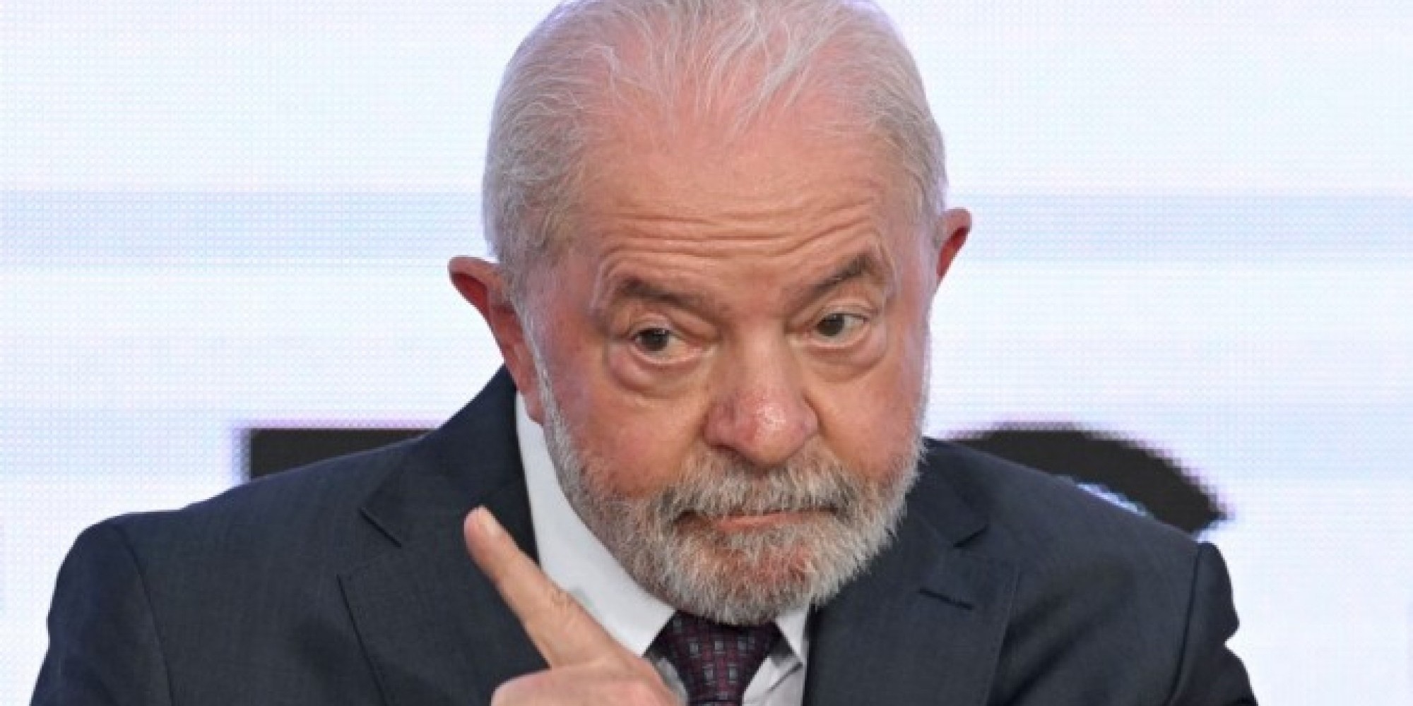 Lula afirma que ainda não consegue dar aumento para o salário mínimo