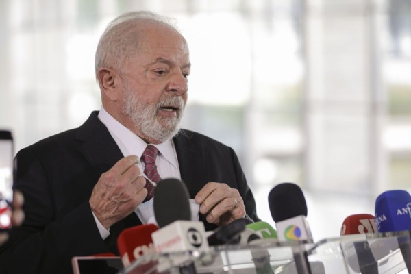 Alta foi antecipada e presidente seguiu para o Alvorada.