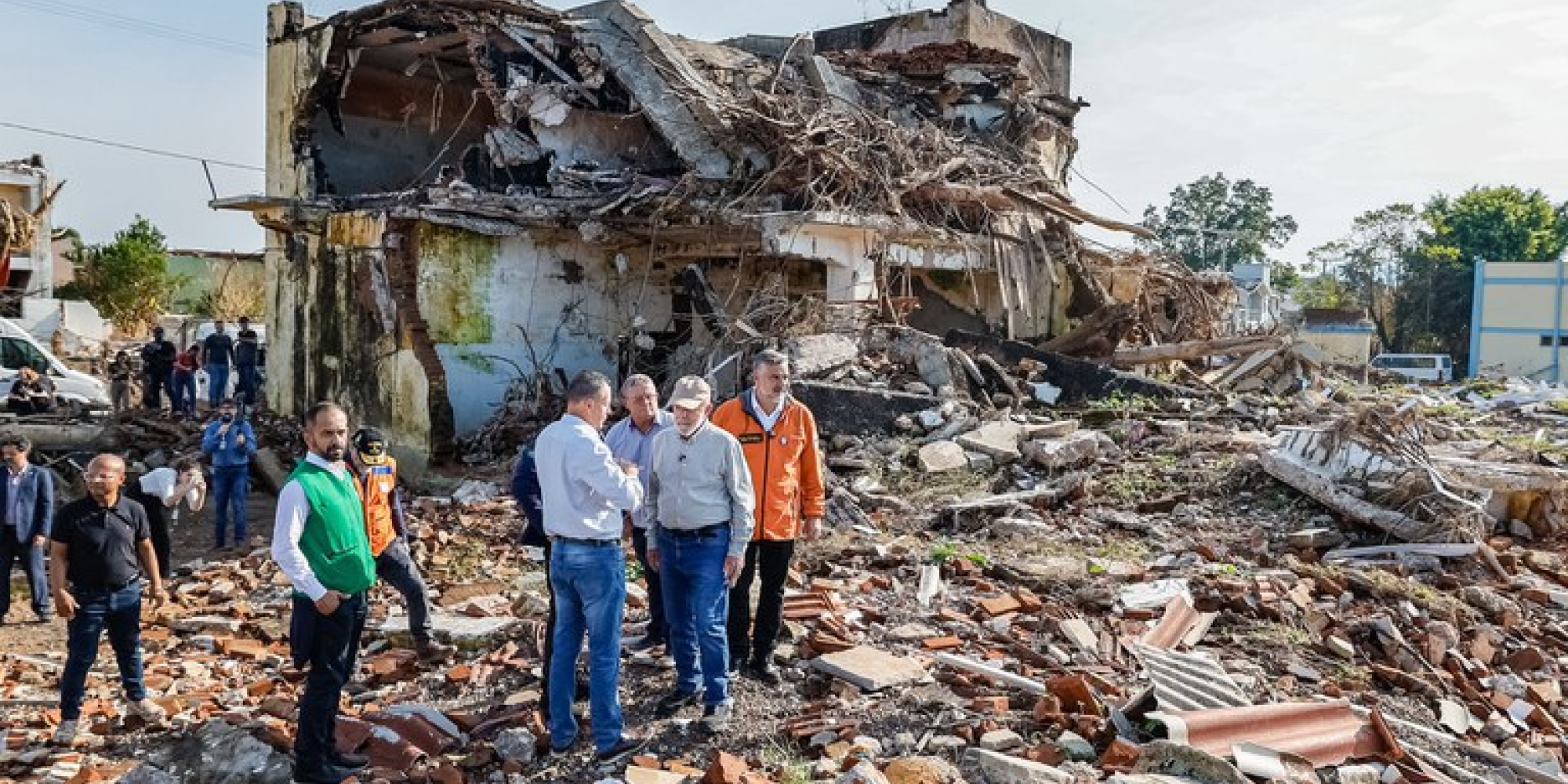 O anúncio foi feito durante visita do presidente Lula ao Vale do Taquari, nesta quinta-feira (6), e o programa vai beneficiar mais de 430 mil pessoas no estado. O anúncio foi feito durante visita do presidente Lula ao Vale do Taquari, nesta quinta-feira (6), e o programa vai beneficiar mais de 430 mil pessoas no estado.