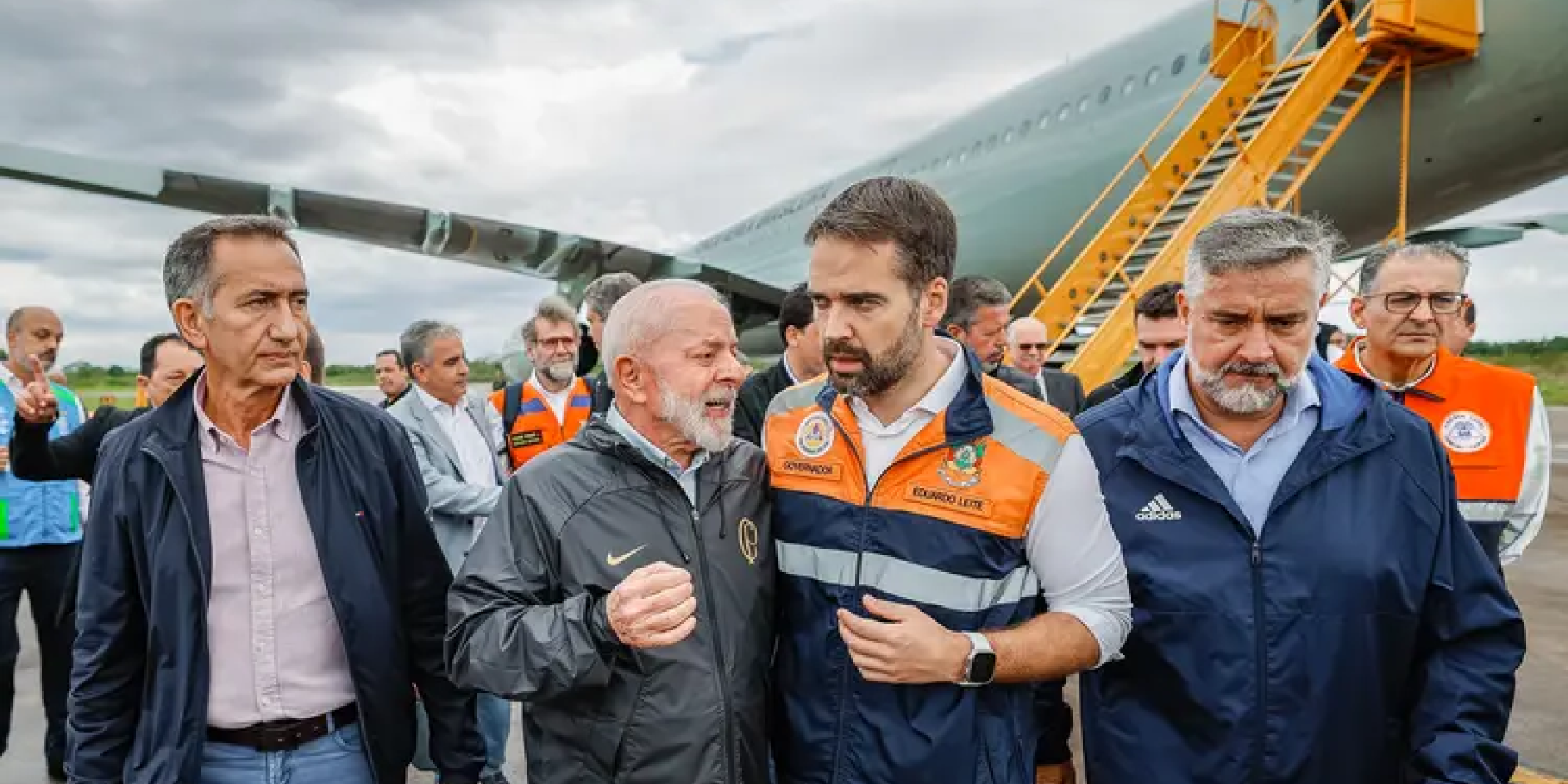 Na quinta-feira (6), ocorre visita a Cruzeiro do Sul e a Arroio do Meio, dois dos municípios mais atingidos pelas enchentes. Na quinta-feira (6), ocorre visita a Cruzeiro do Sul e a Arroio do Meio, dois dos municípios mais atingidos pelas enchentes.