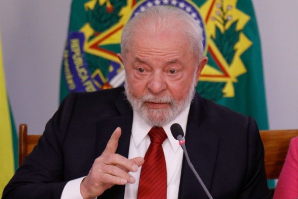 Presidente Lula deve fazer novo procedimento para reduzir dores no quadril nesta quarta 
