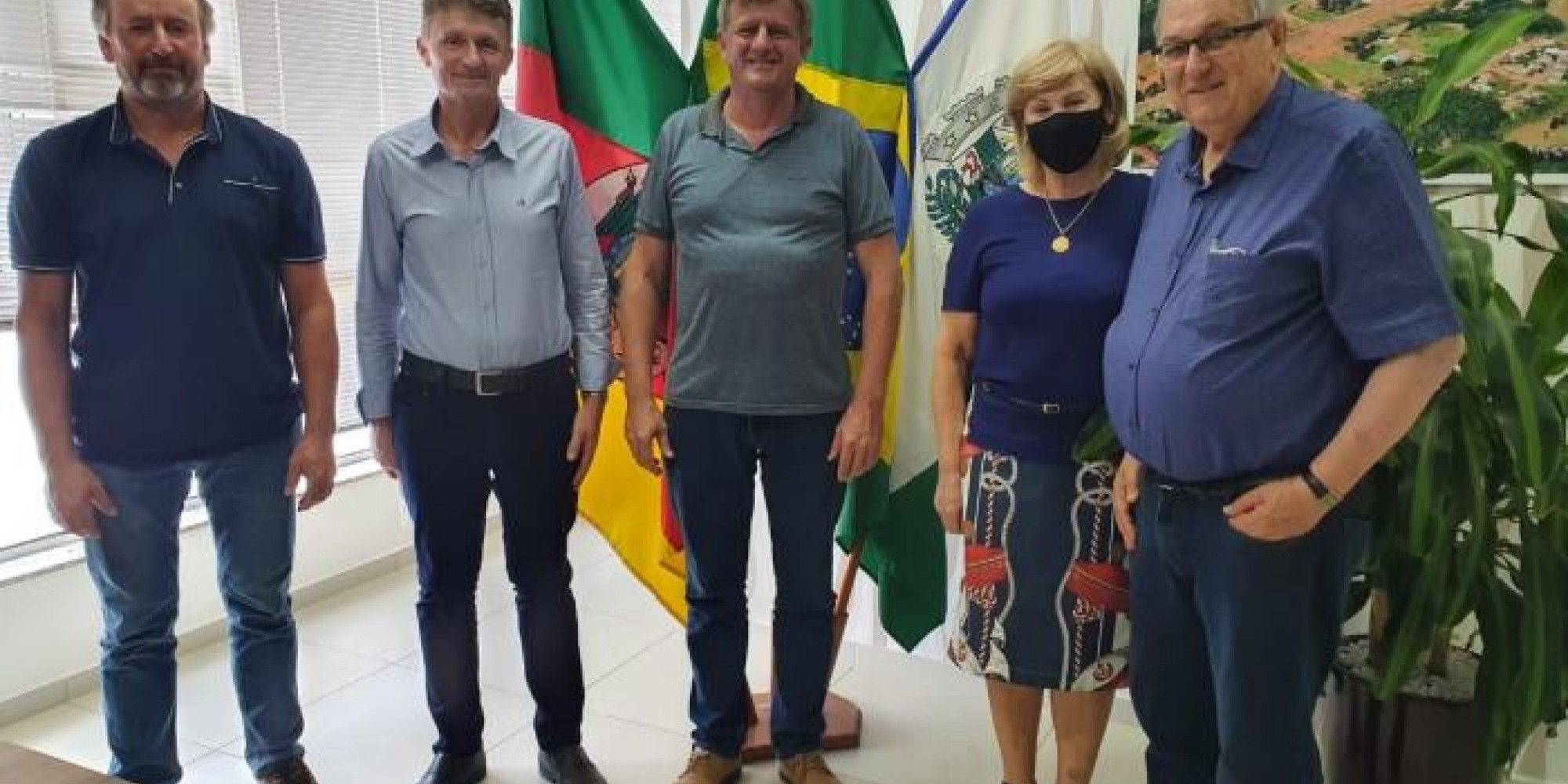 Giacobbo e Conzatti visitaram prefeitura na última quinta-feira Giacobbo e Conzatti visitaram prefeitura na última quinta-feira