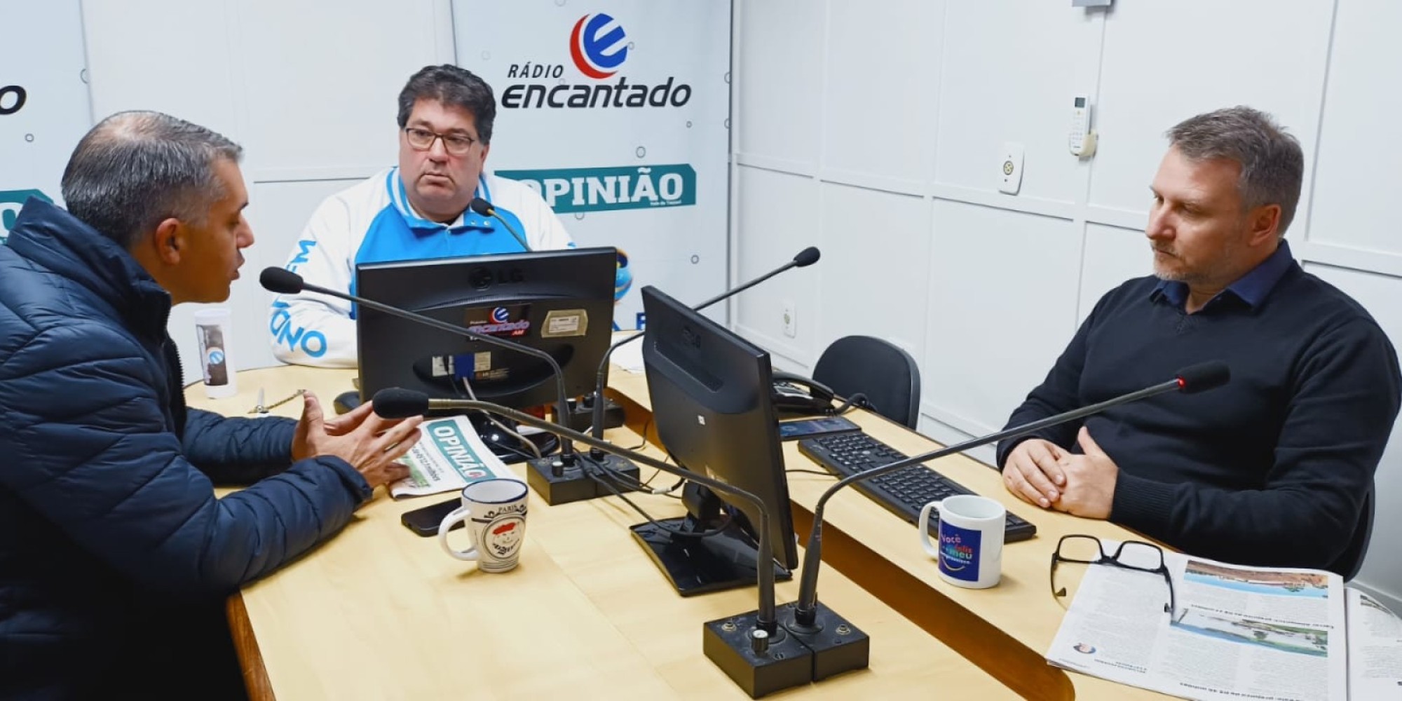 Secretário de Comunicação Institucional do Governo esteve com o presidente do CODEVAT, Luciano Moresco, na Rádio Encantado nesta sexta-feira (13). Secretário de Comunicação Institucional do Governo esteve com o presidente do CODEVAT, Luciano Moresco, na Rádio Encantado nesta sexta-feira (13).