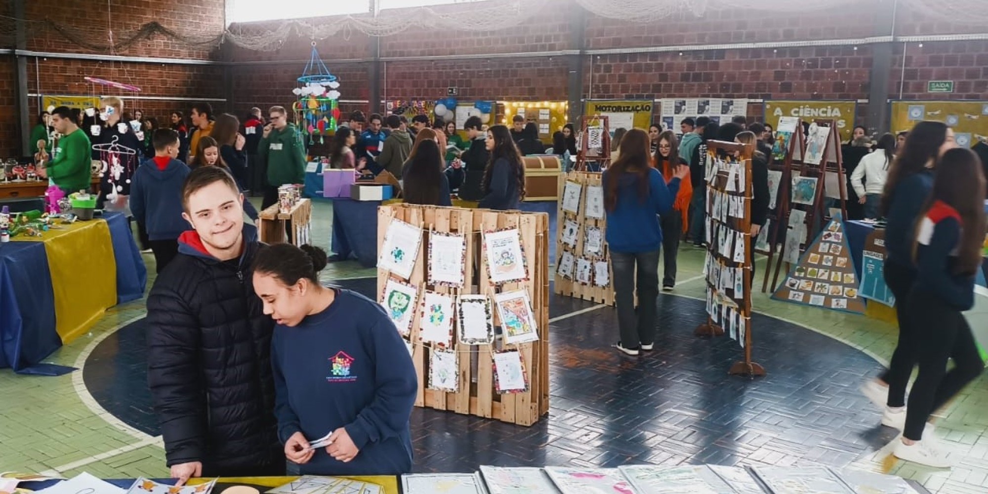 Mostra de Ciências e Arte promovida pela escola estadual expõe projetos voltados à sustentabilidade, saúde e tecnologia nesta quarta (9) e quinta-feira (10). Mostra de Ciências e Arte promovida pela escola estadual expõe projetos voltados à sustentabilidade, saúde e tecnologia nesta quarta (9) e quinta-feira (10).
