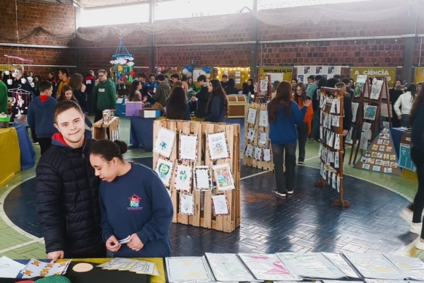 Mostra de Ciências e Arte promovida pela escola estadual expõe projetos voltados à sustentabilidade, saúde e tecnologia nesta quarta (9) e quinta-feira (10).