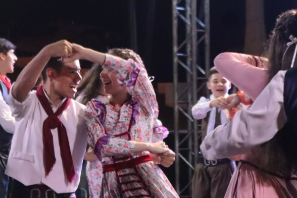 Festa ocorre de 12 a 21 de setembro na Praça Cristóvão Colombo e terá grandes shows, Desfile, Alvorada Festiva e um dos maiores acampamentos farroupilhas do Estado.