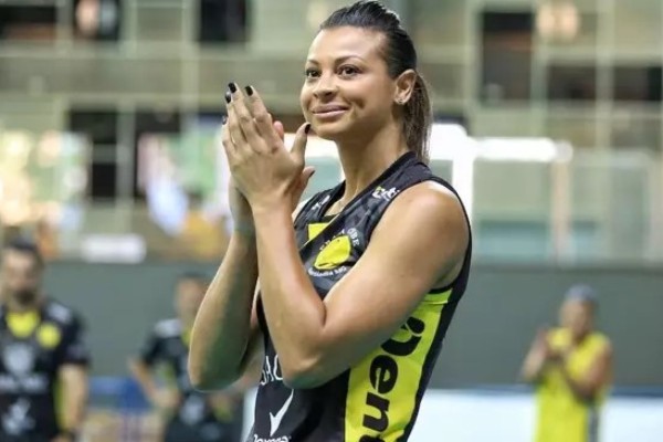 Morre aos 43 anos Walewska Oliveira, campeã olímpica de vôlei 