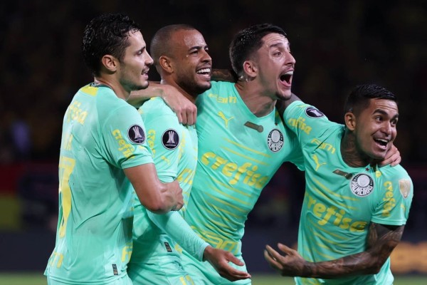 Jogando na Colômbia, Verdão aplicou 4 a 0 no adversário.
