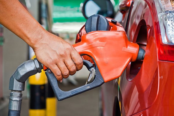 Interferência na Petrobras para frear reajustes deixa estatal à deriva