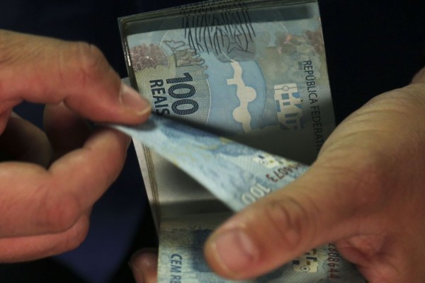 Servidores públicos com inscrição de final 6 também recebem hoje (15)