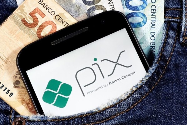 Crescem no país golpes e fraudes associados ao PIX 