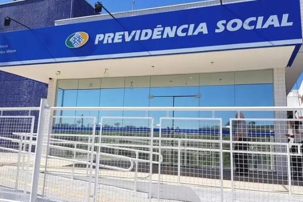 Decreto que antecipa 13º salário dos segurados da Previdência é divulgado pelo Governo