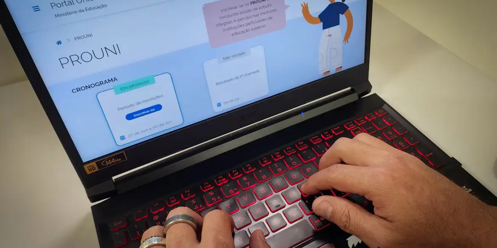 Interessados têm até as 23h59 desta sexta (4) para garantir participação no processo seletivo de bolsas em faculdades particulares. Interessados têm até as 23h59 desta sexta (4) para garantir participação no processo seletivo de bolsas em faculdades particulares.