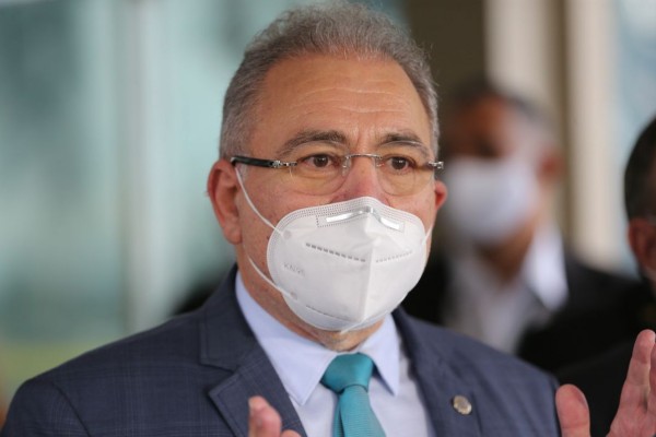 Ministro da Saúde testa negativo para o coronavírus e já pode retornar dos EUA