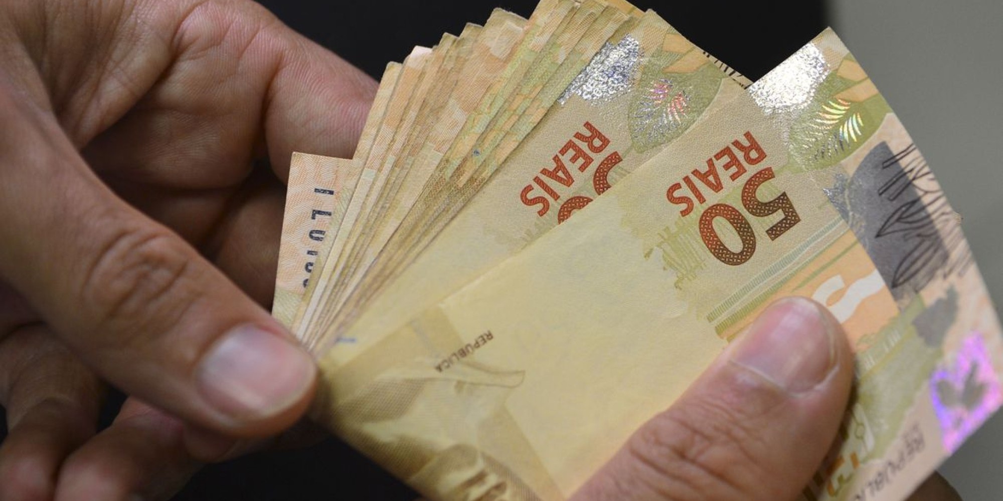 O valor de R$ 600 começa a ser pago no início de agosto O valor de R$ 600 começa a ser pago no início de agosto